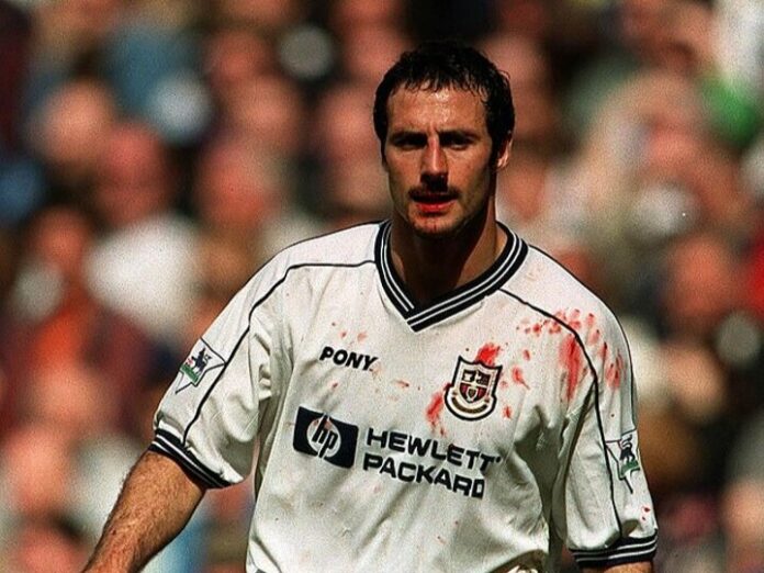 Ex-zagueiro Ramón Vega nos tempos de Tottenham