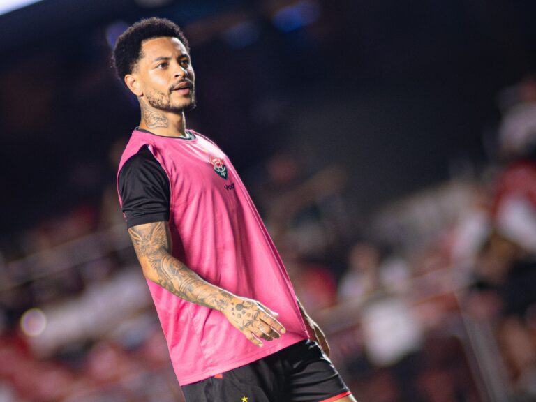 Matheuzinho, meia do Vitória