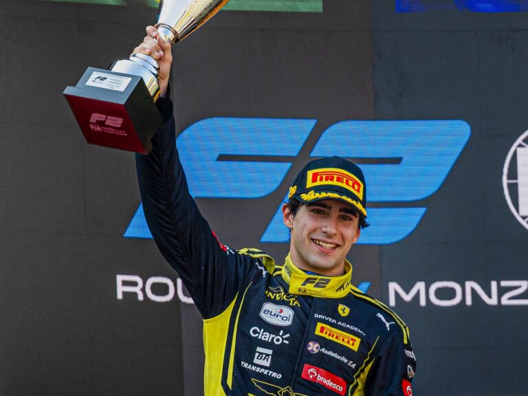 Rafa Câmara celebra vitória no GP do Azerbaijão de Fórmula 2