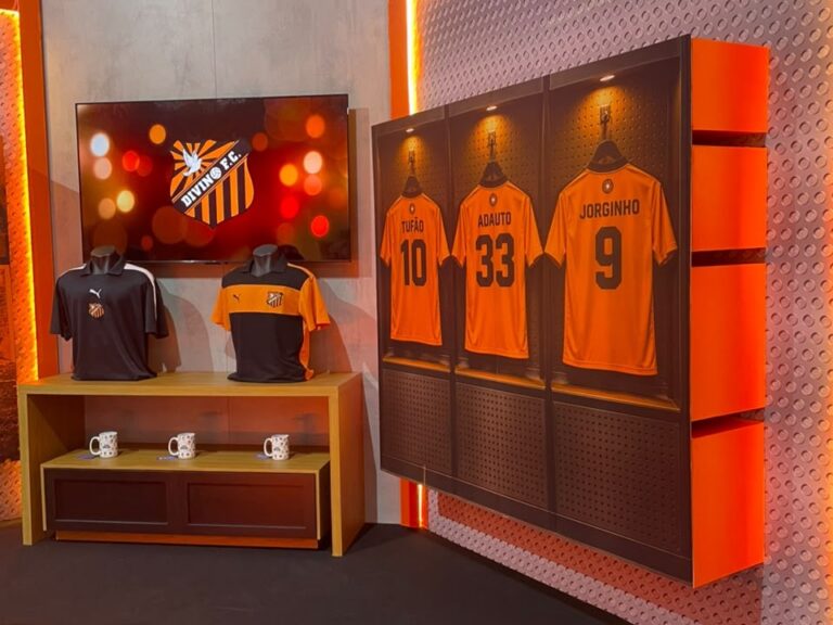 Camisas do Divino FC, da TV Globo, fornecidas pela Puma