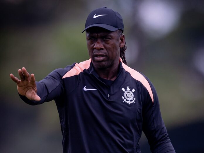 Clarence Seedorf durante treino do Corinthians