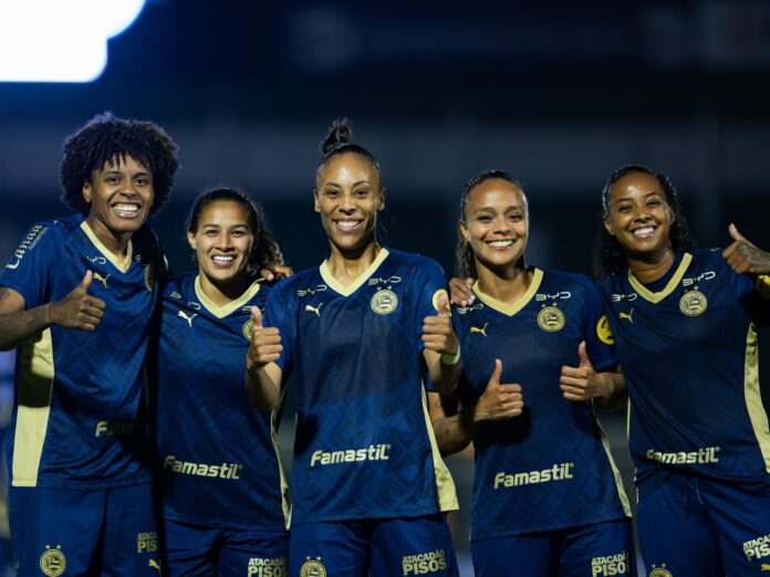 Jogadoras do Bahia após vitória sobre o São Paulo