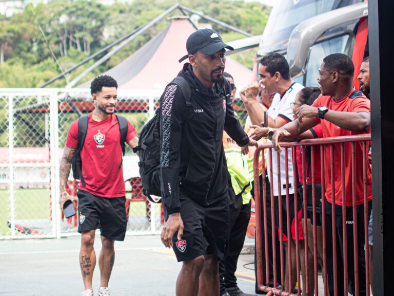 Mateus Silva, lateral-direito titular do Vitória