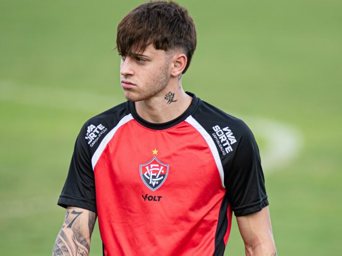 Diego Tarzia, atacante do Vitória